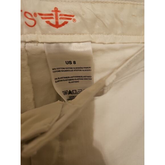 Woman's Dockers size 8 white Capri Pants - Picture 2 of 8